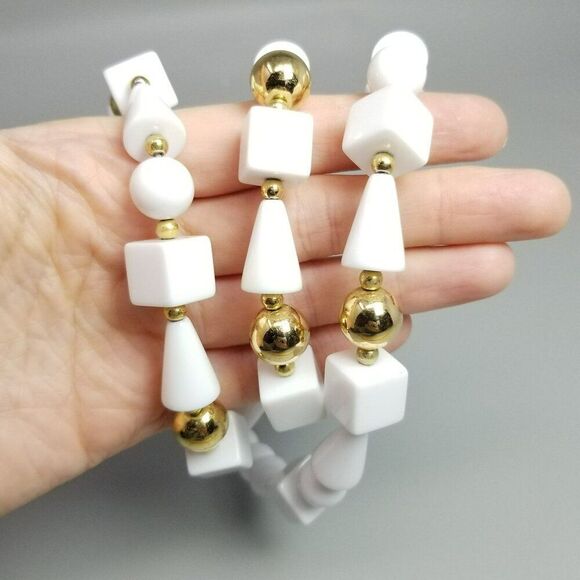 Vintage Trifari White and Gold Tone Long Plastic Beaded Necklace, Funky Shapes - Picture 7 of 8